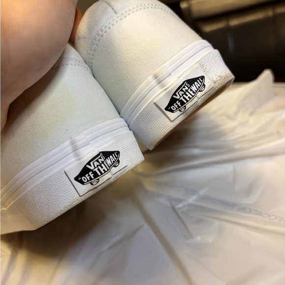 Vans Era White Sneakers - Picture 2 of 6